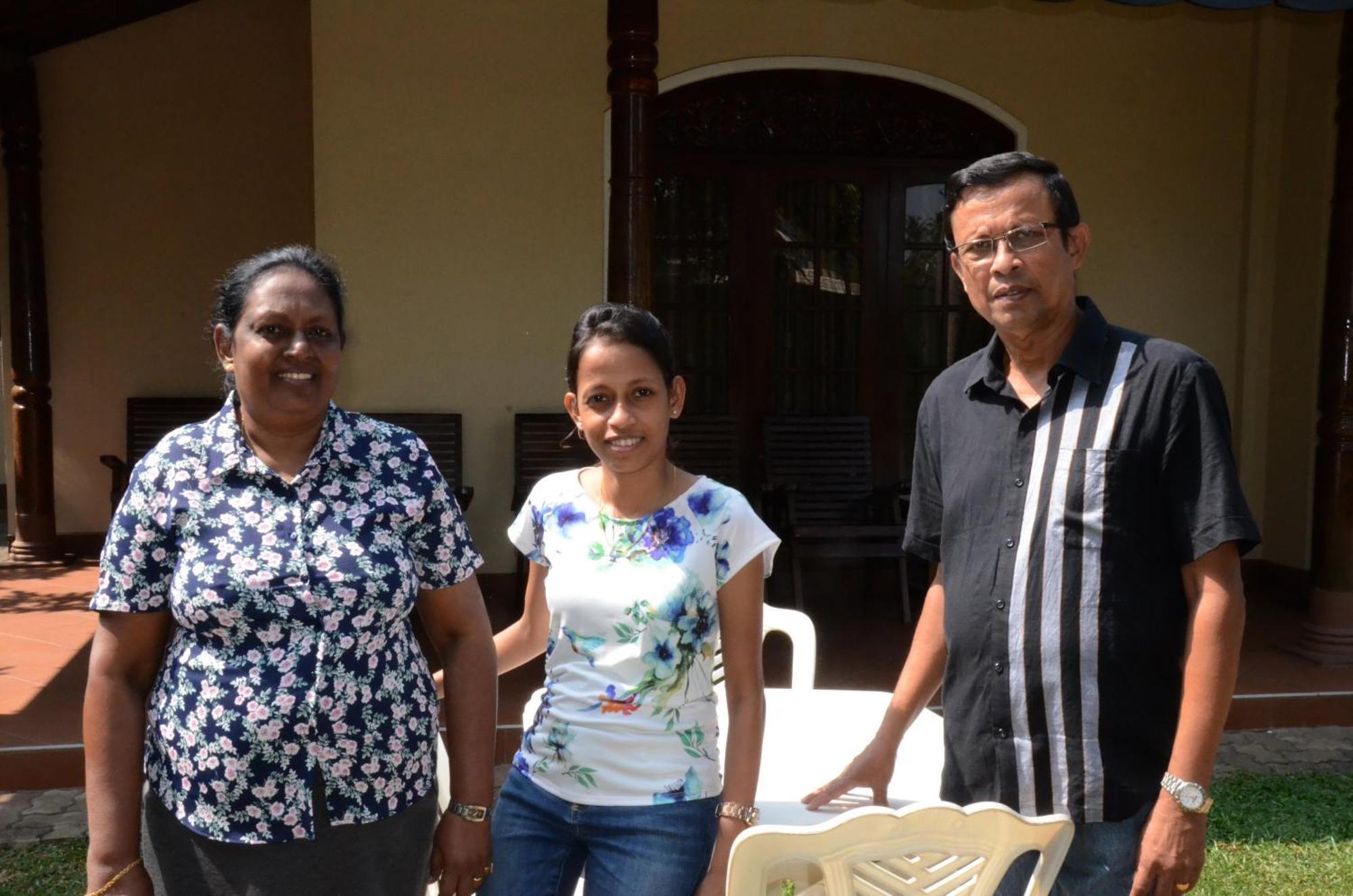 Gondolas Holiday Lanka Ragama Buitenkant foto